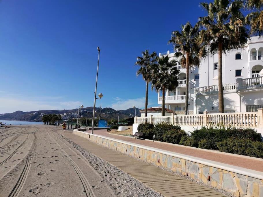Ferienwohnung Atico Fresco Y Luminoso Con Aparcamiento Privado Nerja Exterior foto